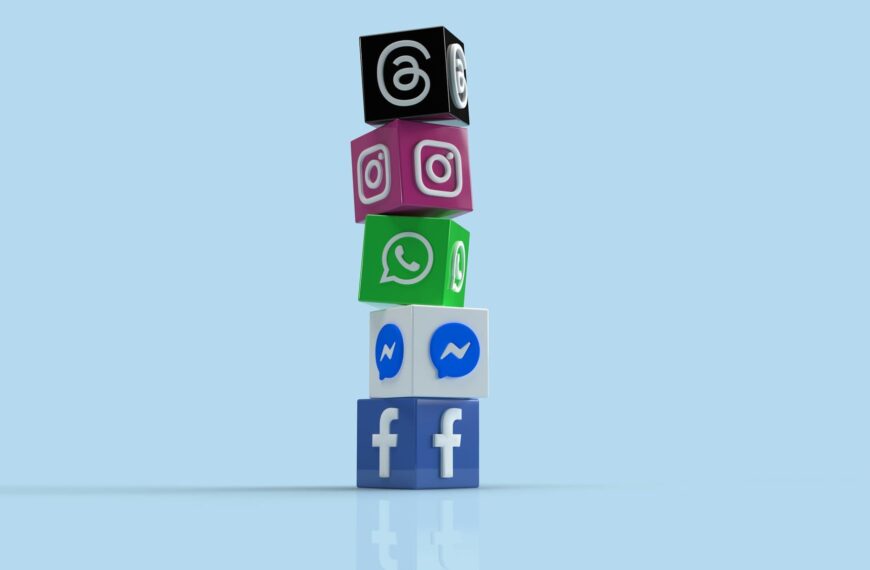 How to Make Viral Social Media Posts in 8 Steps